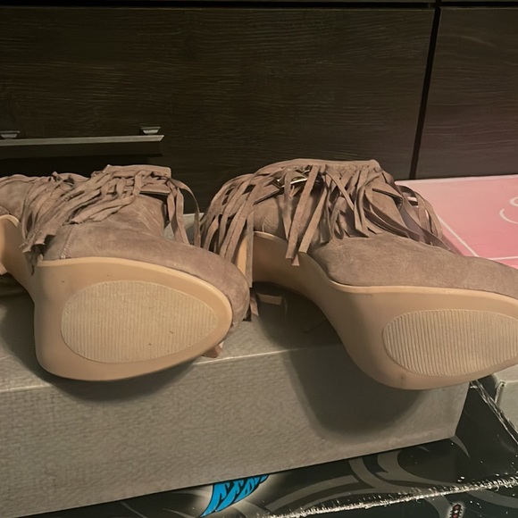Taupe with Fringe JustFab Heeled Bootie Size 11 - Picture 3 of 5